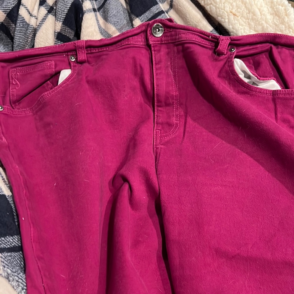 Magenta once worn jeans natural fit